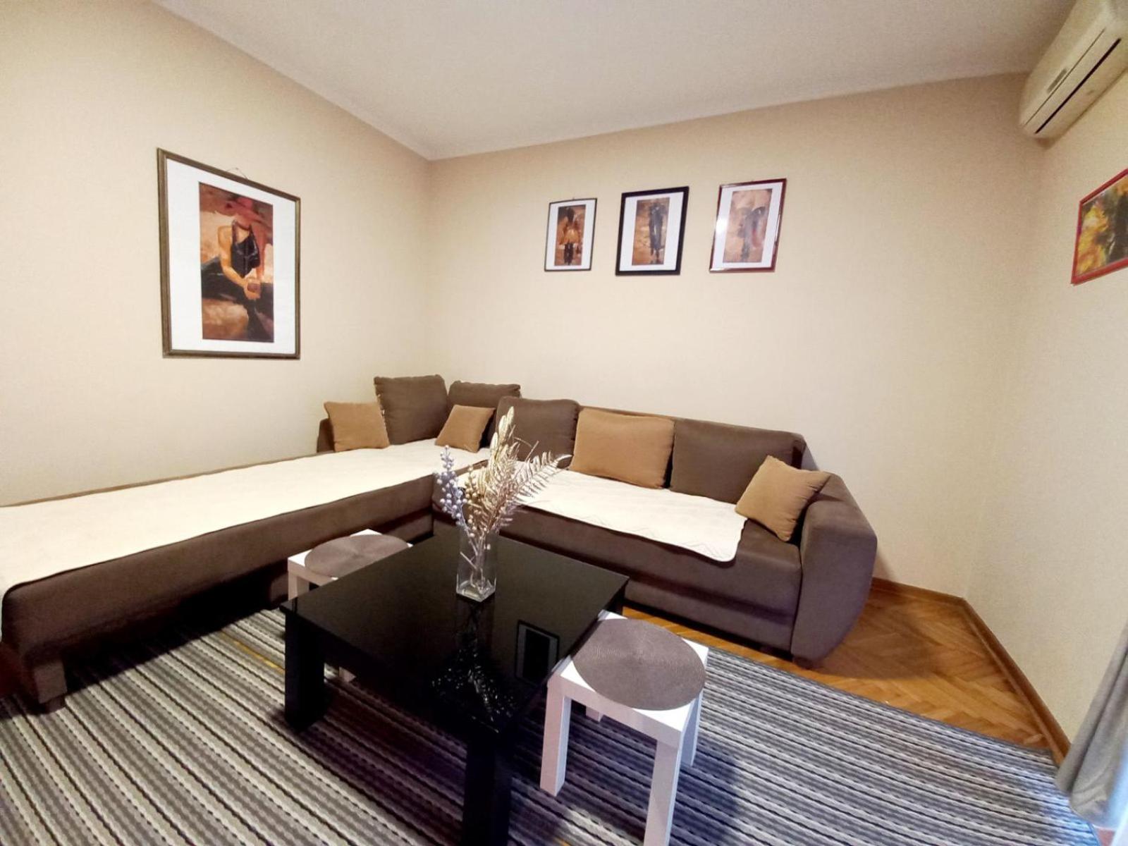 Apartment Alex 2 Belgrado Esterno foto